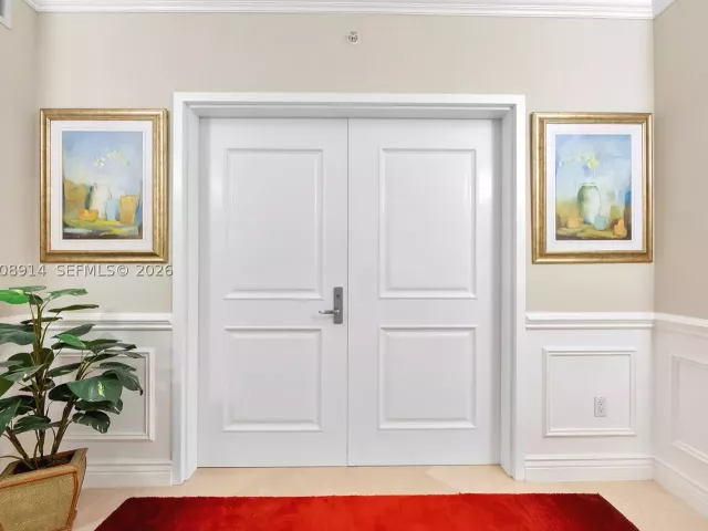 3-bedroom condo for sale in Hollywood - 3101 S Ocean Dr 2705 - MondialRealty