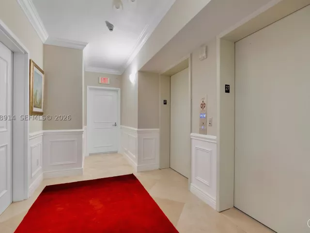 3-bedroom condo for sale in Hollywood - 3101 S Ocean Dr 2705 - MondialRealty
