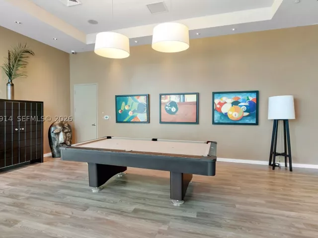 3-bedroom condo for sale in Hollywood - 3101 S Ocean Dr 2705 - MondialRealty