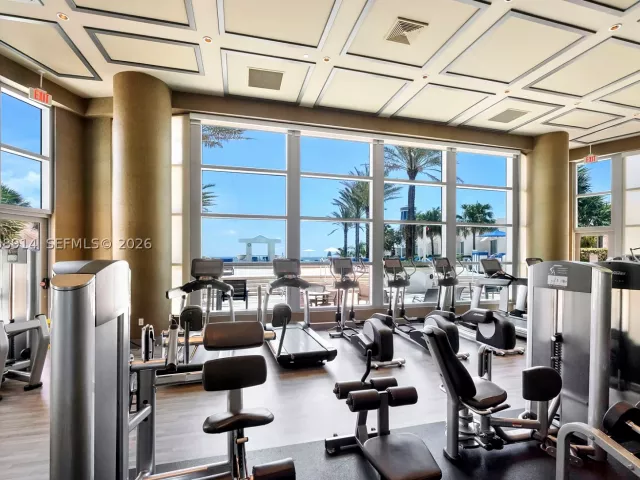 3-bedroom condo for sale in Hollywood - 3101 S Ocean Dr 2705 - MondialRealty
