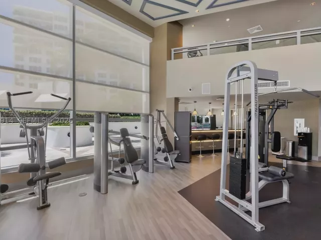 3-bedroom condo for sale in Hollywood - 3101 S Ocean Dr 2705 - MondialRealty