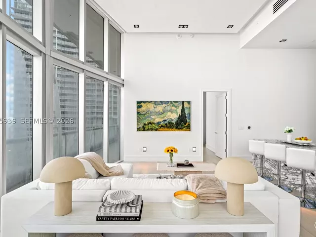 3-bedroom condo for sale in Miami - 465 Brickell Ave 4101 - MondialRealty