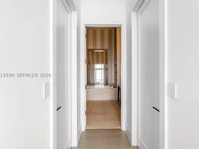 3-bedroom condo for sale in Miami - 465 Brickell Ave 4101 - MondialRealty