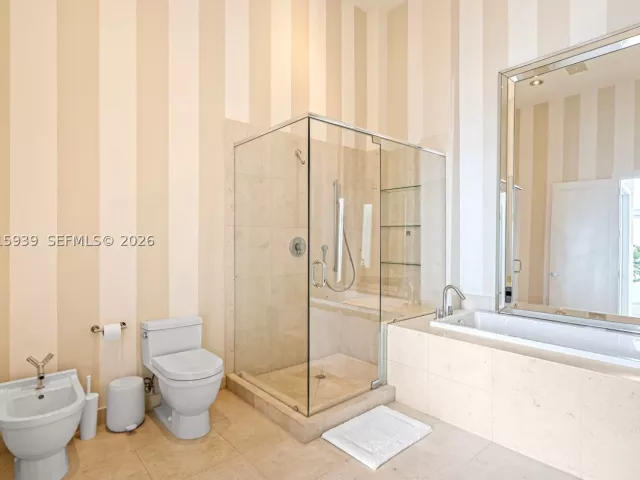 3-bedroom condo for sale in Miami - 465 Brickell Ave 4101 - MondialRealty