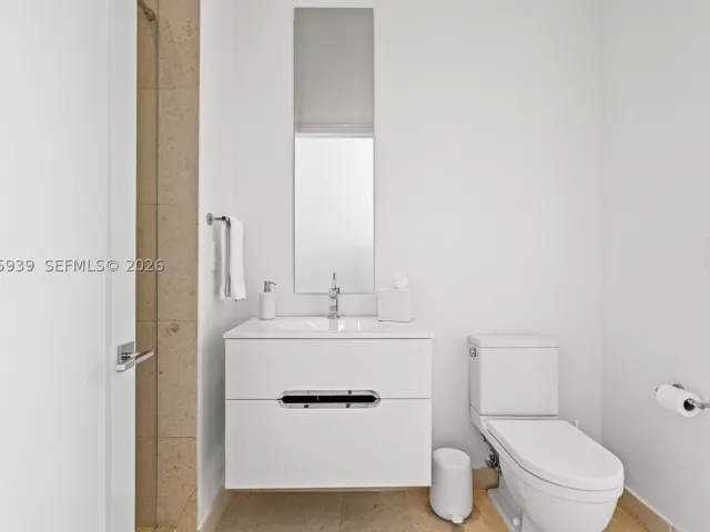 3-bedroom condo for sale in Miami - 465 Brickell Ave 4101 - MondialRealty