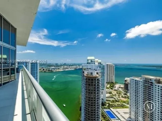 3-bedroom condo for sale in Miami - 465 Brickell Ave 4101 - MondialRealty