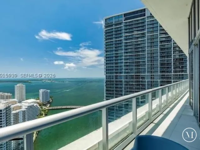 3-bedroom condo for sale in Miami - 465 Brickell Ave 4101 - MondialRealty