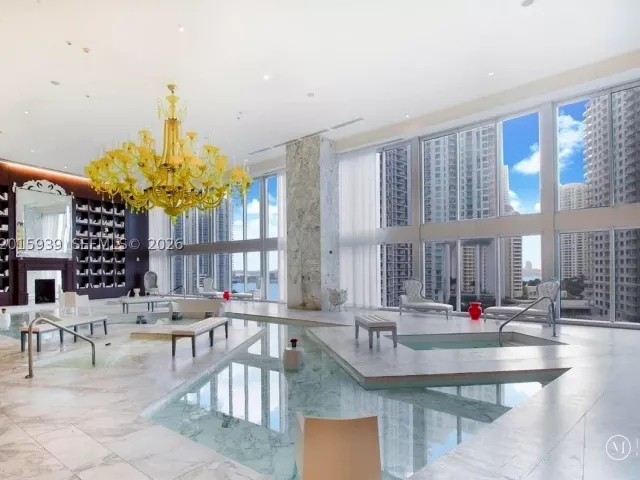 3-bedroom condo for sale in Miami - 465 Brickell Ave 4101 - MondialRealty