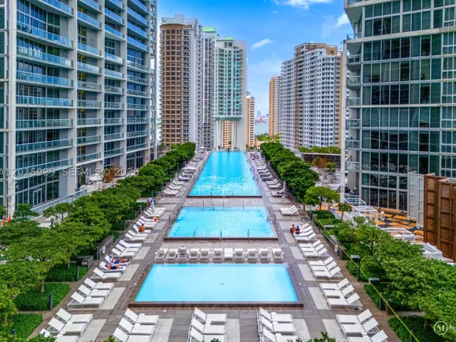 3-bedroom condo for sale in Miami - 465 Brickell Ave 4101 - MondialRealty