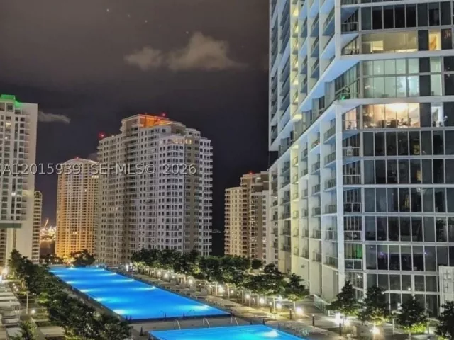 3-bedroom condo for sale in Miami - 465 Brickell Ave 4101 - MondialRealty