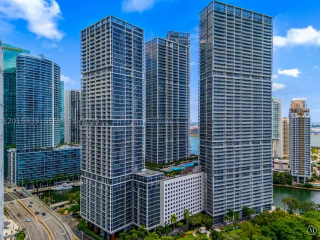 3-bedroom condo for sale in Miami - 465 Brickell Ave 4101 - MondialRealty