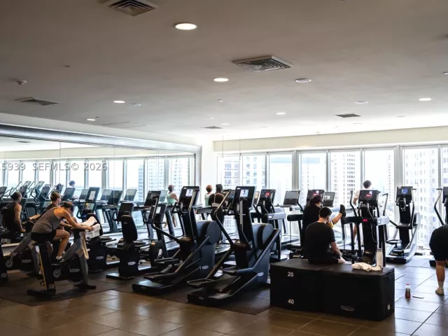 3-bedroom condo for sale in Miami - 465 Brickell Ave 4101 - MondialRealty