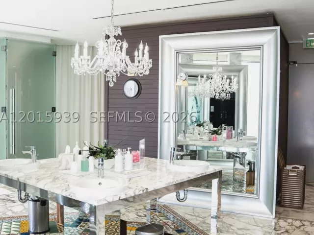 3-bedroom condo for sale in Miami - 465 Brickell Ave 4101 - MondialRealty