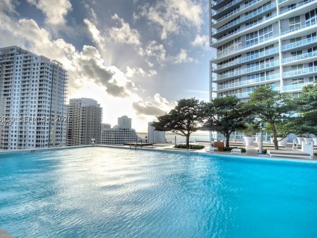 3-bedroom condo for sale in Miami - 465 Brickell Ave 4101 - MondialRealty