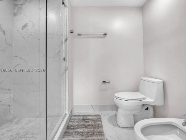 3-bedroom condo for sale in Aventura - 20191 E Country Club Dr 601 - MondialRealty