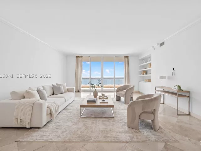 3-bedroom condo for rent in Miami - 808 Brickell Key Dr 3304 - MondialRealty