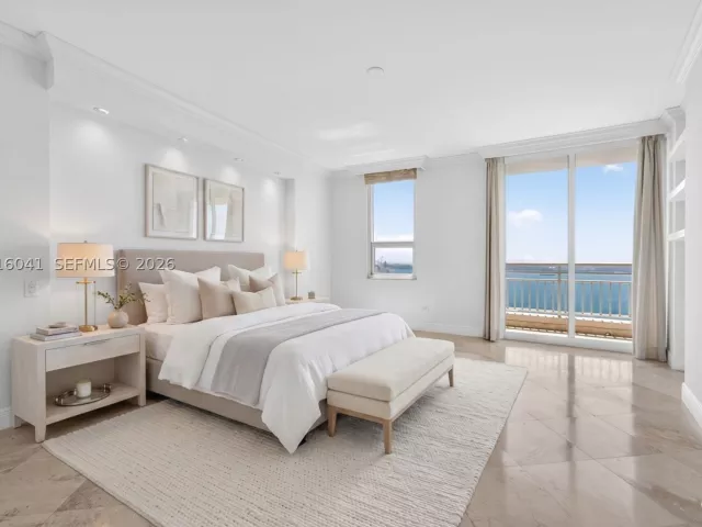 3-bedroom condo for rent in Miami - 808 Brickell Key Dr 3304 - MondialRealty