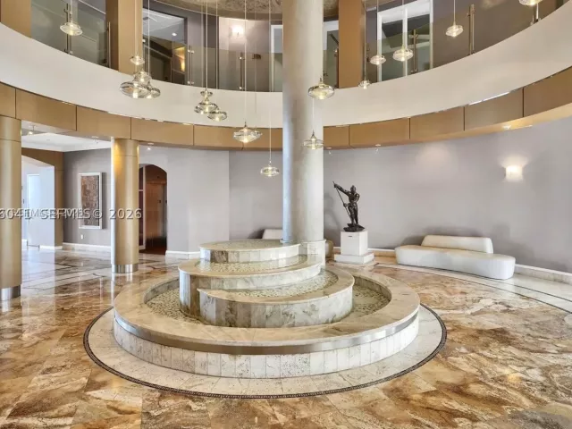3-bedroom condo for rent in Miami - 808 Brickell Key Dr 3304 - MondialRealty