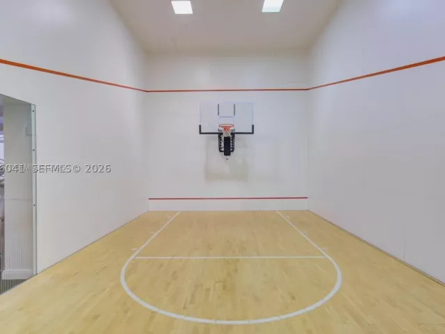 3-bedroom condo for rent in Miami - 808 Brickell Key Dr 3304 - MondialRealty