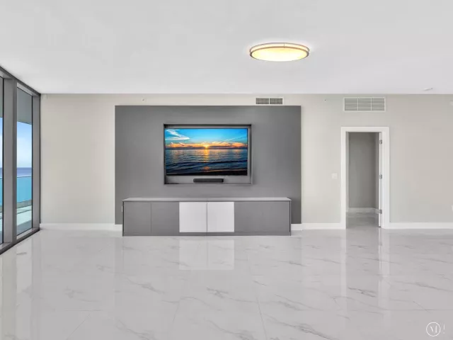 4-bedroom condo for rent in Fort Lauderdale - 701 N Fort Lauderdale Beach Boulevard N 802 - MondialRealty