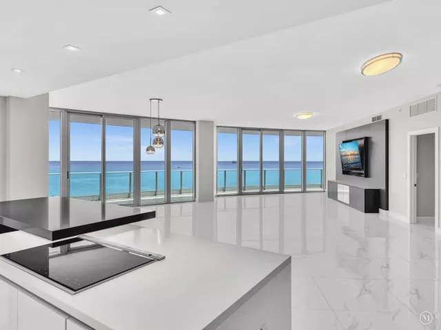 4-bedroom condo for rent in Fort Lauderdale - 701 N Fort Lauderdale Beach Boulevard N 802 - MondialRealty