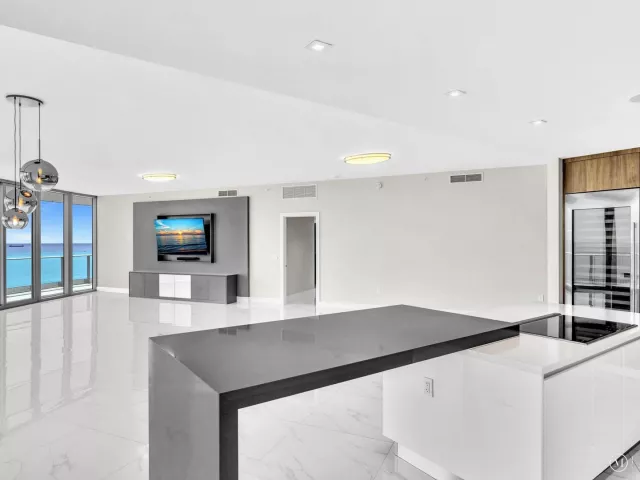 4-bedroom condo for rent in Fort Lauderdale - 701 N Fort Lauderdale Beach Boulevard N 802 - MondialRealty