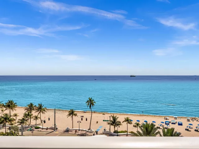 4-bedroom condo for rent in Fort Lauderdale - 701 N Fort Lauderdale Beach Boulevard N 802 - MondialRealty