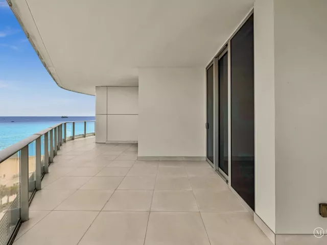 4-bedroom condo for rent in Fort Lauderdale - 701 N Fort Lauderdale Beach Boulevard N 802 - MondialRealty