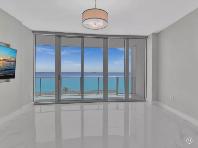 4-bedroom condo for rent in Fort Lauderdale - 701 N Fort Lauderdale Beach Boulevard N 802 - MondialRealty