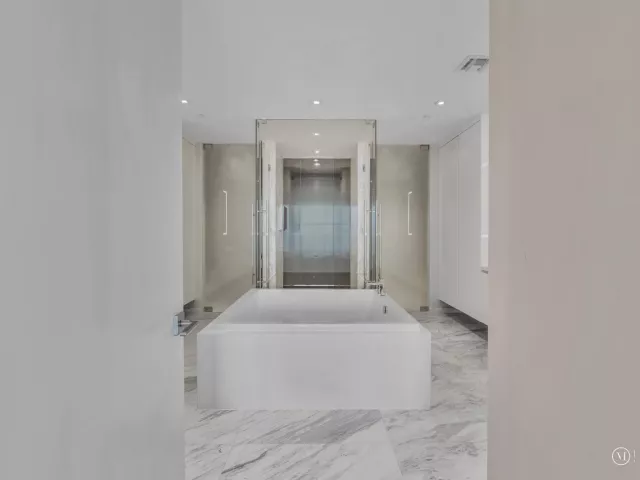 4-bedroom condo for rent in Fort Lauderdale - 701 N Fort Lauderdale Beach Boulevard N 802 - MondialRealty