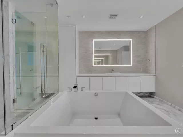 4-bedroom condo for rent in Fort Lauderdale - 701 N Fort Lauderdale Beach Boulevard N 802 - MondialRealty