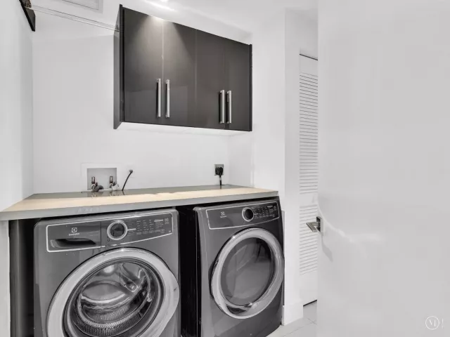 4-bedroom condo for rent in Fort Lauderdale - 701 N Fort Lauderdale Beach Boulevard N 802 - MondialRealty