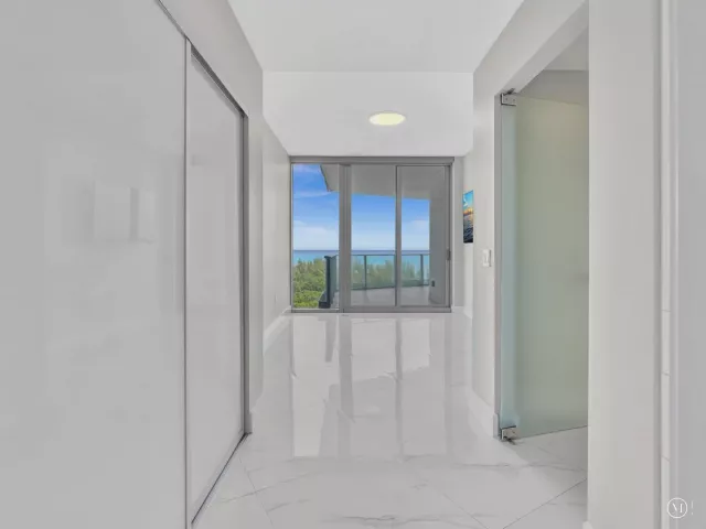 4-bedroom condo for rent in Fort Lauderdale - 701 N Fort Lauderdale Beach Boulevard N 802 - MondialRealty