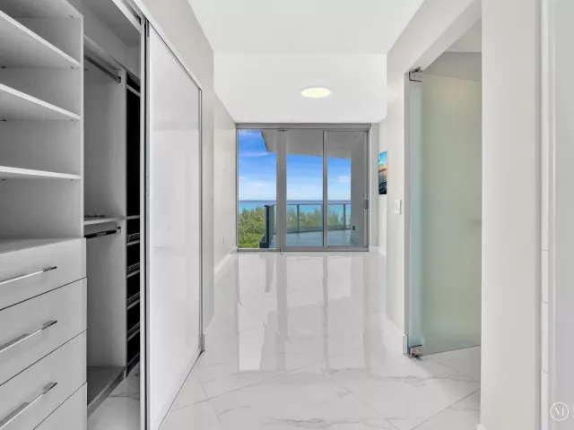 4-bedroom condo for rent in Fort Lauderdale - 701 N Fort Lauderdale Beach Boulevard N 802 - MondialRealty