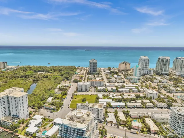4-bedroom condo for rent in Fort Lauderdale - 701 N Fort Lauderdale Beach Boulevard N 802 - MondialRealty