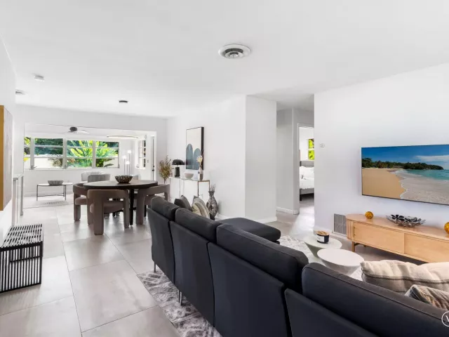 2-bedroom home for rent in Wilton Manors - 2640 NW 9th Lane - MondialRealty