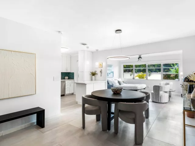 2-bedroom home for rent in Wilton Manors - 2640 NW 9th Lane - MondialRealty