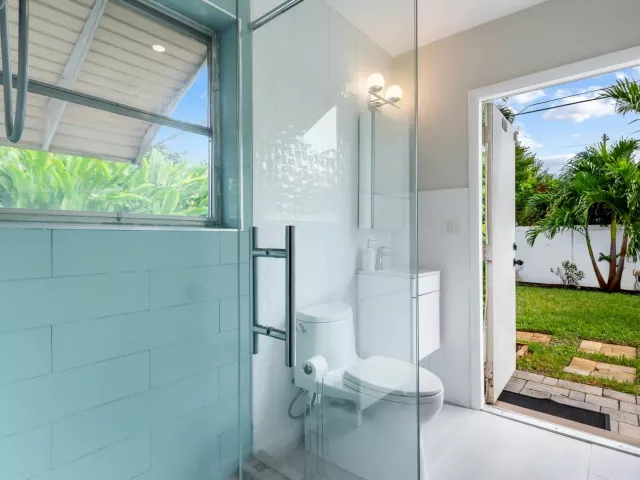 2-bedroom home for rent in Wilton Manors - 2640 NW 9th Lane - MondialRealty