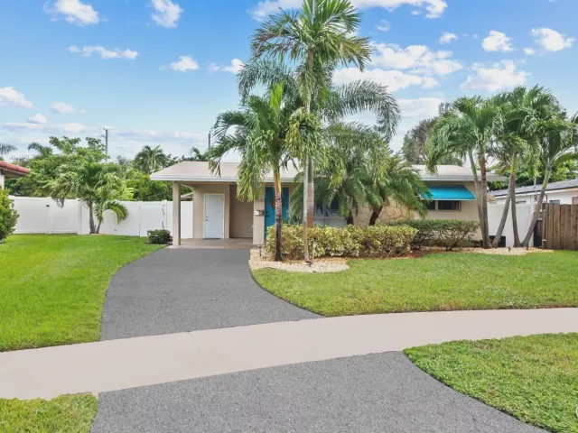 2-bedroom home for rent in Wilton Manors - 2640 NW 9th Lane - MondialRealty