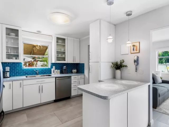 2-bedroom home for rent in Wilton Manors - 2640 NW 9th Lane - MondialRealty