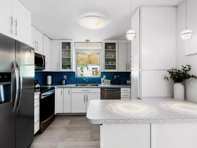 2-bedroom home for rent in Wilton Manors - 2640 NW 9th Lane - MondialRealty