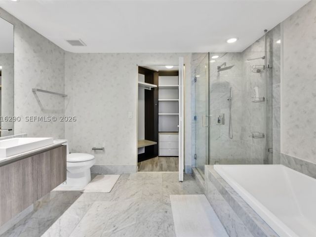 2-bedroom condo for rent in Miami - 801 S Miami Ave 1805 - MondialRealty