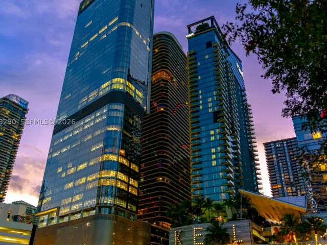 2-bedroom condo for rent in Miami - 801 S Miami Ave 1805 - MondialRealty