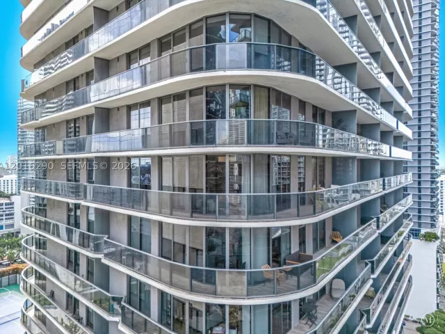 2-bedroom condo for rent in Miami - 801 S Miami Ave 1805 - MondialRealty