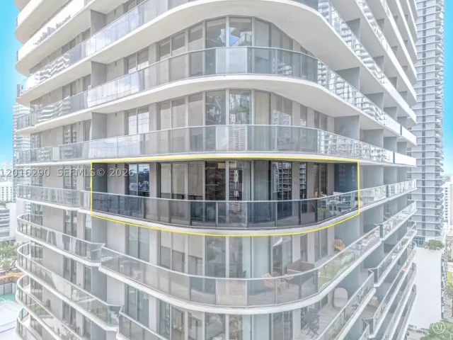 2-bedroom condo for rent in Miami - 801 S Miami Ave 1805 - MondialRealty