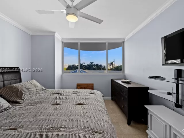 2-bedroom condo for rent in Sunny Isles Beach - 18671 Collins Ave 404 - MondialRealty