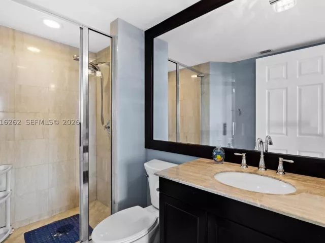 2-bedroom condo for rent in Sunny Isles Beach - 18671 Collins Ave 404 - MondialRealty