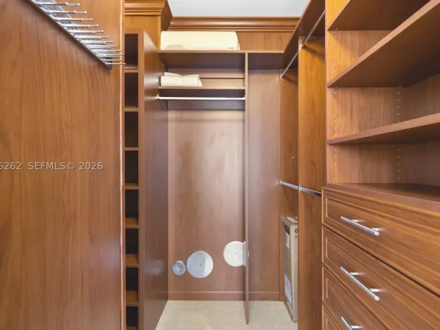 2-bedroom condo for rent in Sunny Isles Beach - 18671 Collins Ave 404 - MondialRealty