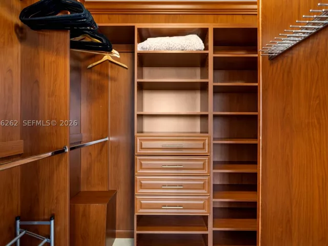 2-bedroom condo for rent in Sunny Isles Beach - 18671 Collins Ave 404 - MondialRealty