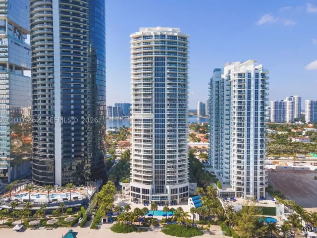 2-bedroom condo for rent in Sunny Isles Beach - 18671 Collins Ave 404 - MondialRealty